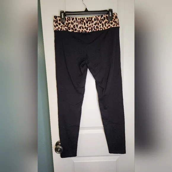 Victorias Secret Leopard High Waist Pink Leggings - Picture 2 of 3